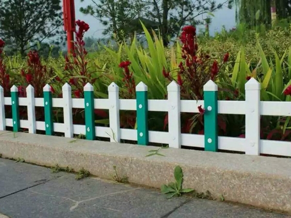 草坪护栏