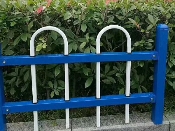 草坪护栏